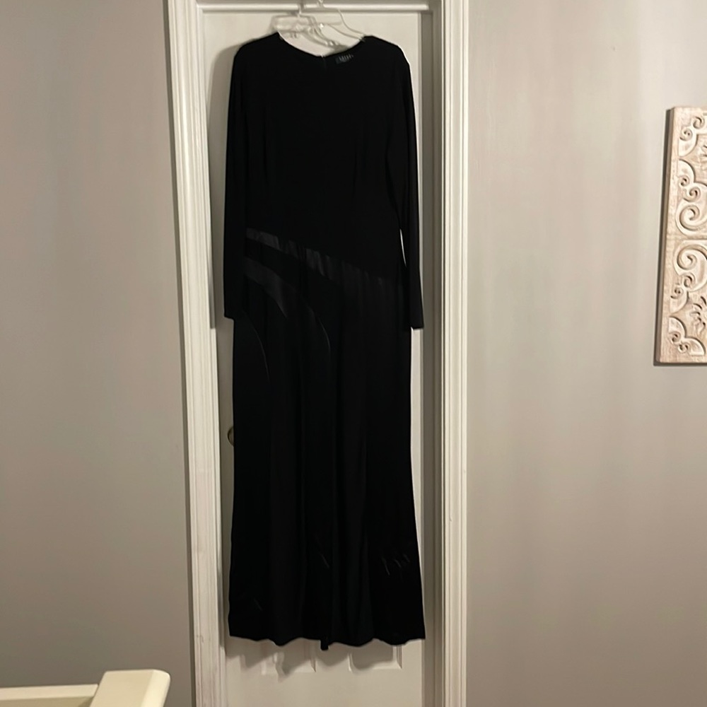 Black forms gown Ralph Lauren